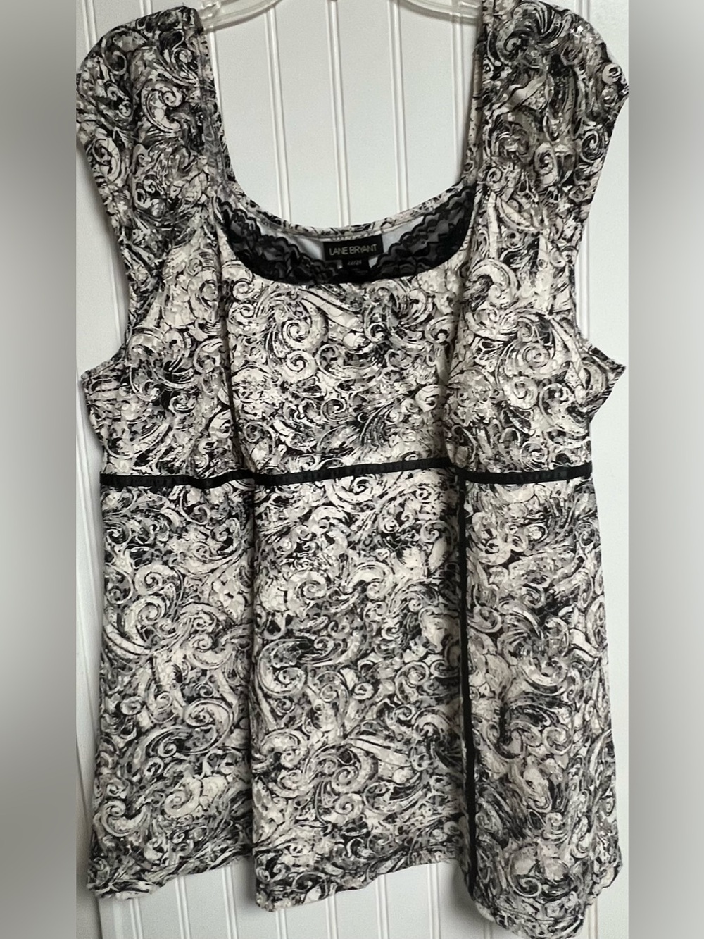LANE BRYANT SLEEVELESS PULLOVER BLACK BLOUSE TOP With Lace Overlay Plus Sz 22/24